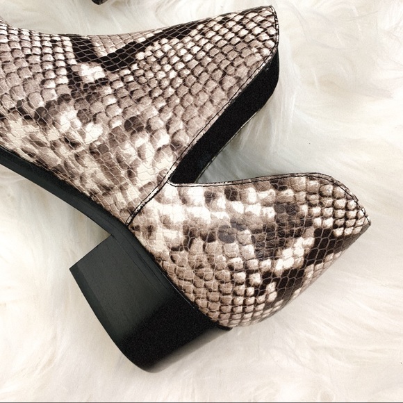 Marc Fisher Ltd Yilda Bootie - Picture 7 of 10